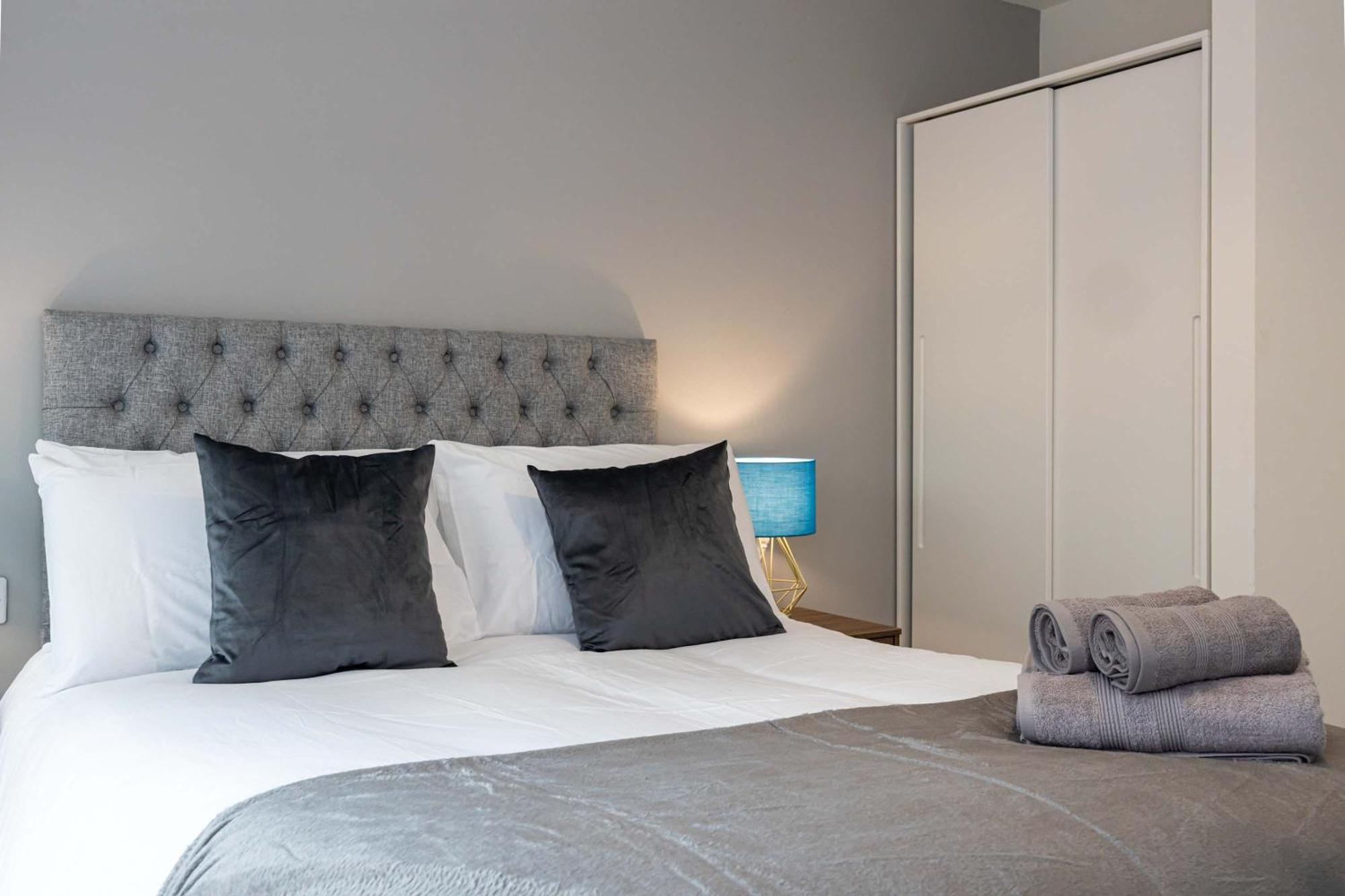 Stylish 2-bedroom *
